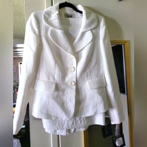 Le Suit Skirt Suit - Size 6, White